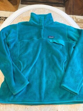 Ladies Patagonia pullover